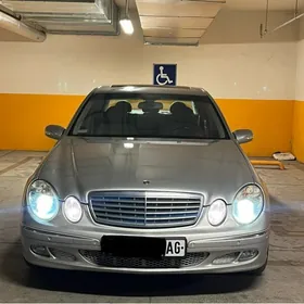 Mercedes-Benz E320 2005