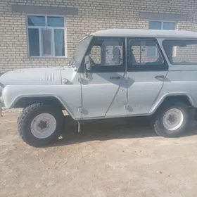 UAZ 469 2004