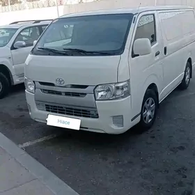 Toyota Hiace 2017