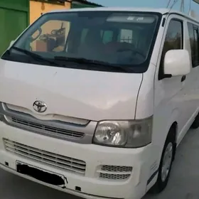 Toyota Hiace 2010