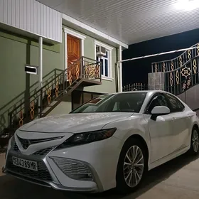 Toyota Camry 2020