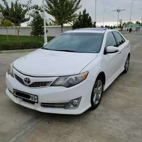 Toyota Camry 2014