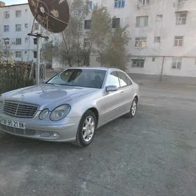 Mercedes-Benz E320 2003