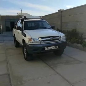 Toyota Hilux 2004