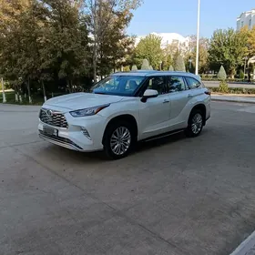 Toyota Highlander 2020