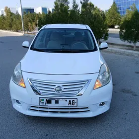 Nissan Versa 2014