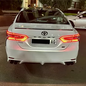 Toyota Camry 2021