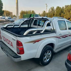 Toyota Hilux 2014