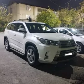 Toyota Highlander 2019