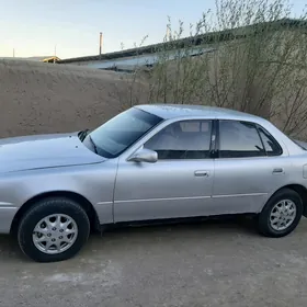 Toyota Camry 1991