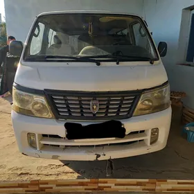 Toyota Hiace 2010