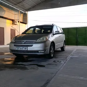 Toyota Sienna 2003