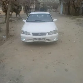 Toyota Camry 2000