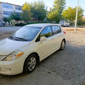 Nissan Versa 2011