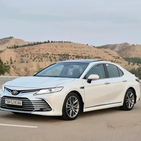 Toyota Camry 2021