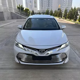 Toyota Camry 2020