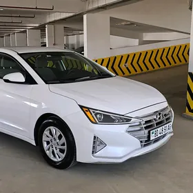 Hyundai Elantra 2020