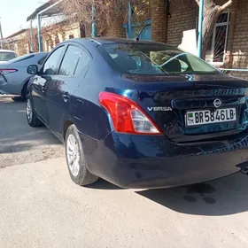 Nissan Versa 2011