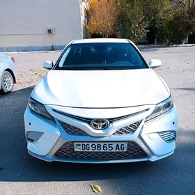 Toyota Camry 2018