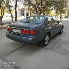 Toyota Camry 2001