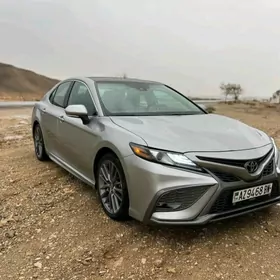 Toyota Camry 2021