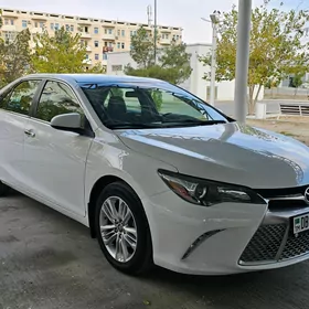 Toyota Camry 2016