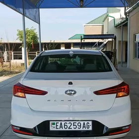 Hyundai Elantra 2020