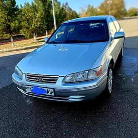 Toyota Camry 2001