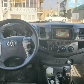 Toyota Hilux 2014