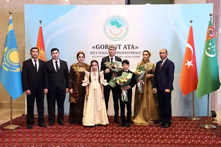 Magtymguly hakynda düşürilen türkmen-özbek filmi "Gorkut ata" kinofestiwalynyň ýeňijisi boldy