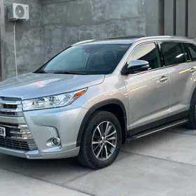 Toyota Highlander 2019