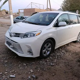 Toyota Sienna 2020