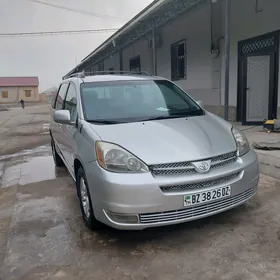 Toyota Sienna 2004