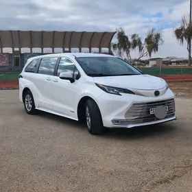 Toyota Sienna 2021