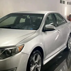 Toyota Camry 2014