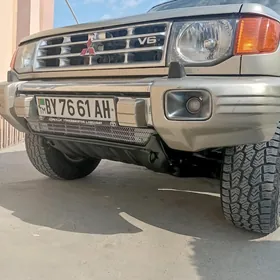 Mitsubishi Montero 1998