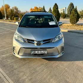 Toyota Sienna 2019