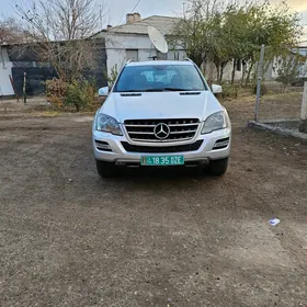 Mercedes-Benz ML350 2011