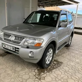 Mitsubishi Pajero 2003