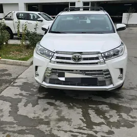 Toyota Highlander 2019