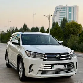 Toyota Highlander 2019