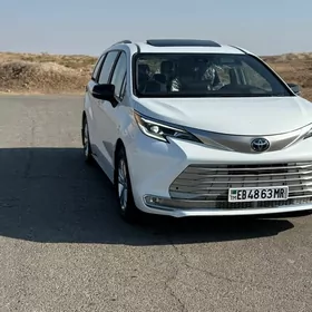 Toyota Sienna 2021