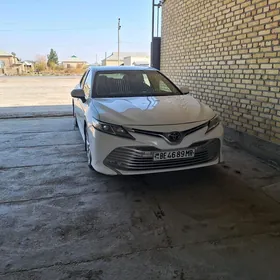 Toyota Camry 2018