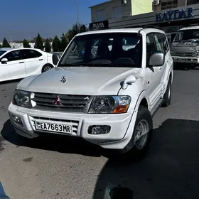 Mitsubishi Pajero 2003