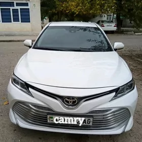 Toyota Camry 2019