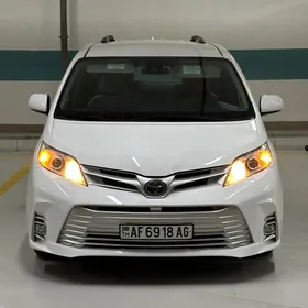 Toyota Sienna 2019