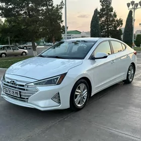 Hyundai Elantra 2019