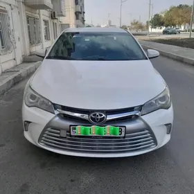 Toyota Camry 2017