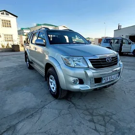 Toyota Hilux 2013