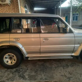 Mitsubishi Pajero 1991